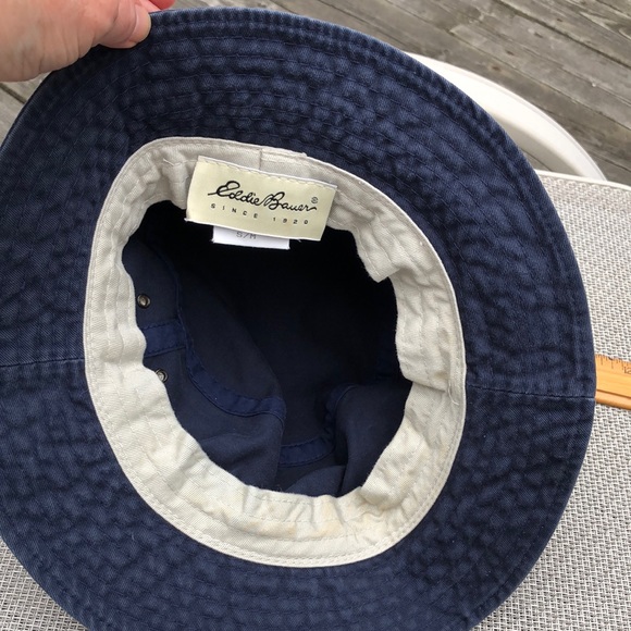 Eddie Bauer Accessories - Eddie Bauer bucket hat
